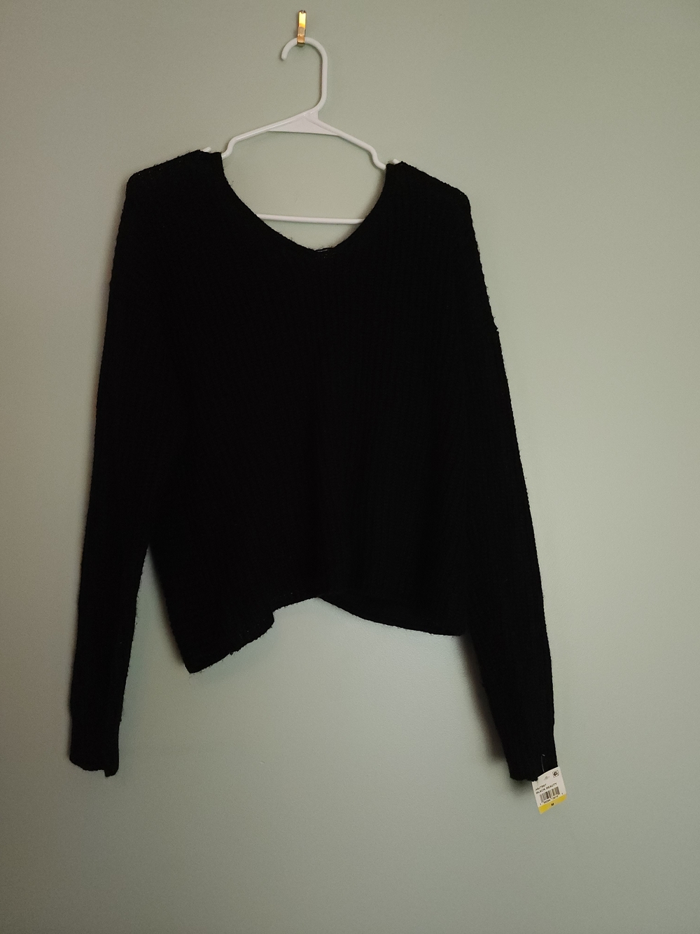 Hooked Up by IOT Black V-Neck Chunky Knit Sweater